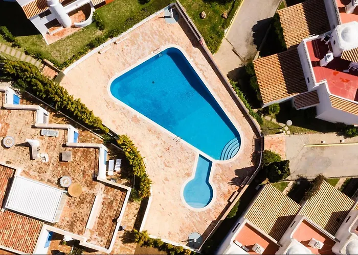 3-bed Clifftop House - Pool, Private Garden, Rooftop & Paddle Boards * Porches (Algarve)