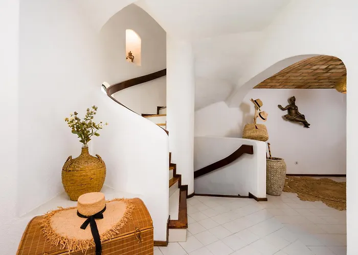 3-bed Clifftop House - Pool, Private Garden, Rooftop & Paddle Boards Villa *