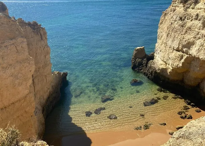 3-bed Clifftop House - Pool, Private Garden, Rooftop & Paddle Boards * Porches (Algarve)