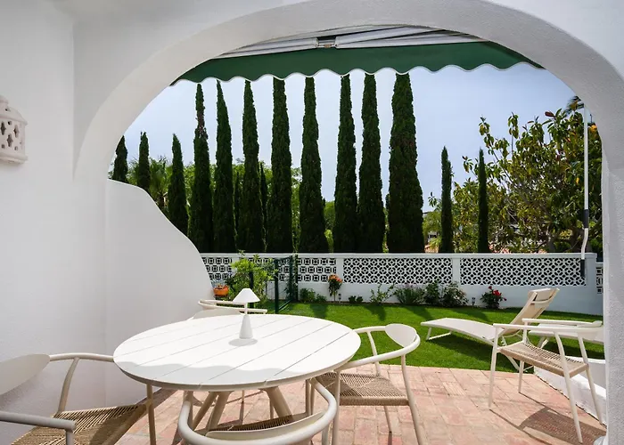 3-bed Clifftop House - Pool, Private Garden, Rooftop & Paddle Boards *
