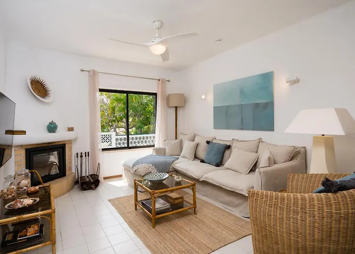 3-bed Clifftop House - Pool, Private Garden, Rooftop & Paddle Boards