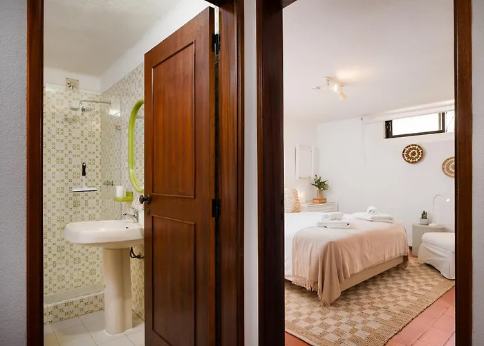 3-bed Clifftop House - Pool, Private Garden, Rooftop & Paddle Boards Villa