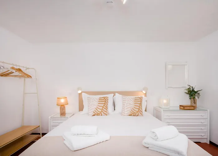 Villa 3-bed Clifftop House - Pool, Private Garden, Rooftop & Paddle Boards