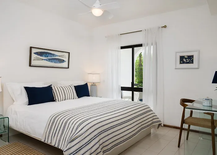 3-bed Clifftop House - Pool, Private Garden, Rooftop & Paddle Boards Villa