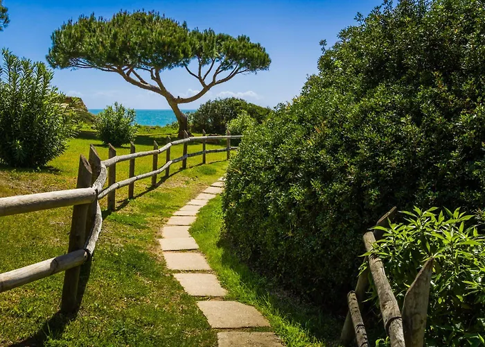 3-bed Clifftop House - Pool, Private Garden, Rooftop & Paddle Boards Villa *
