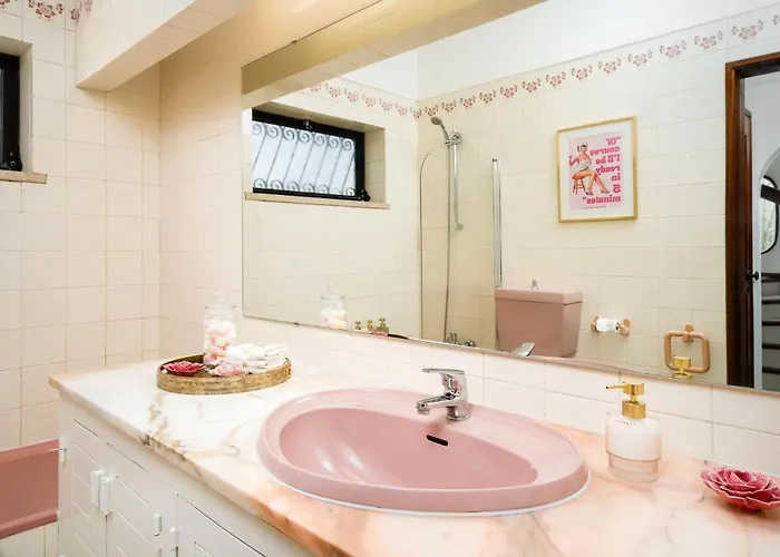 3-bed Clifftop House - Pool, Private Garden, Rooftop & Paddle Boards Villa