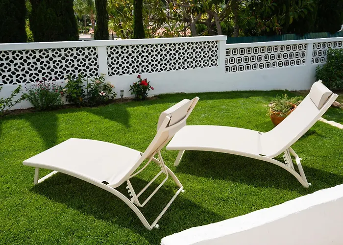 3-bed Clifftop House - Pool, Private Garden, Rooftop & Paddle Boards Villa